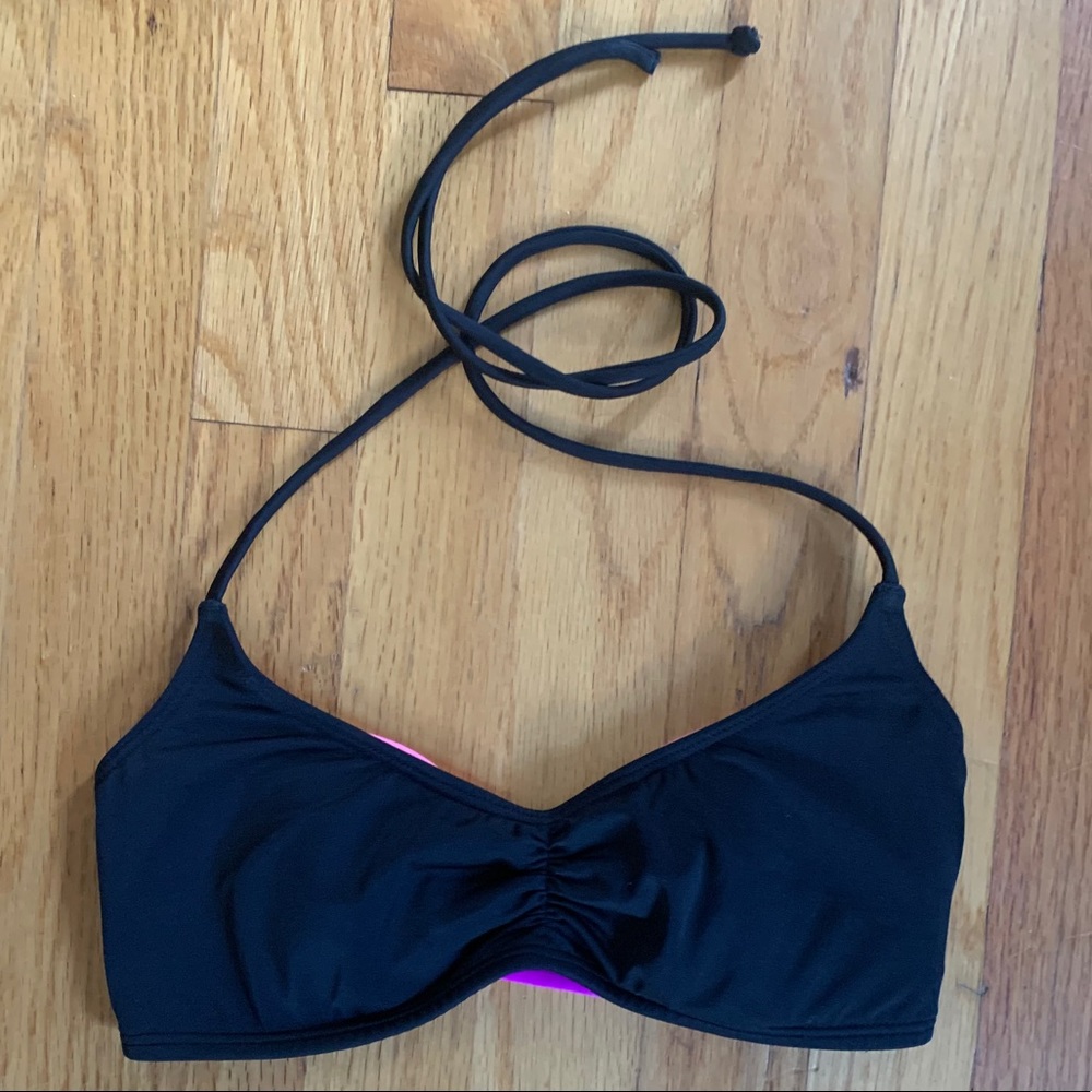 NWOT Victoria’s Secret Bikini Top, Size Small